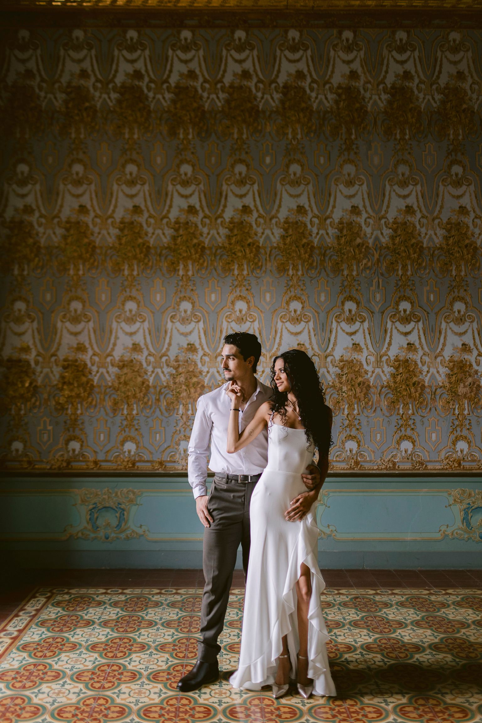 Arnau y Karina en el salón